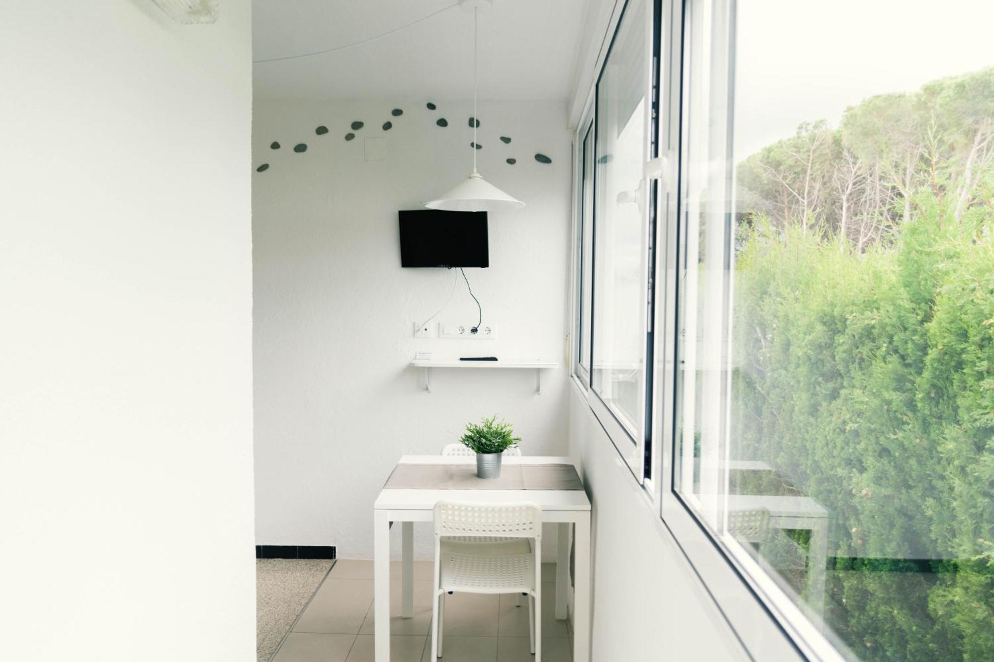 Apartaments Falco Llança Buitenkant foto